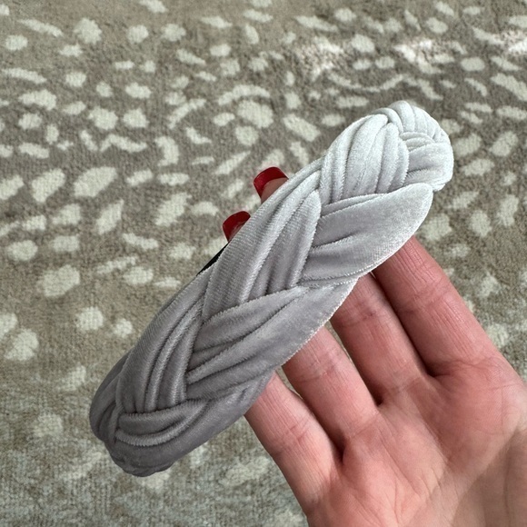 NEW Kendra Scott Grey Velvet Braided Headband - Picture 2 of 9